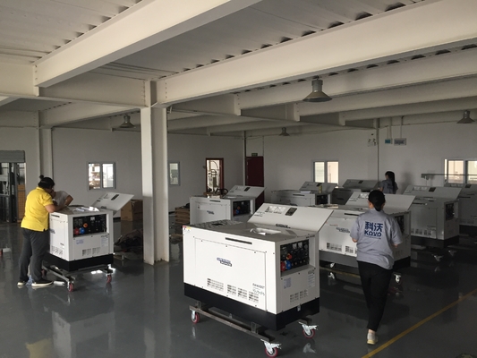 220v/380v Voltagem nominal 600a Máquina de soldadura a motor Ew400dstl